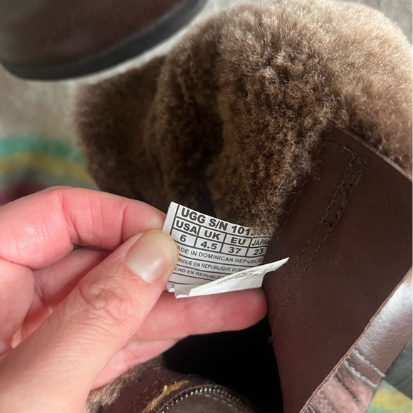 UGG Brown Ankle Boots with Plush Cuff - Picture 3 of 10